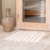 Handgewebter Baumwollteppich Gianyar – Badezimmermatte Weiß Braun 64x51 cm