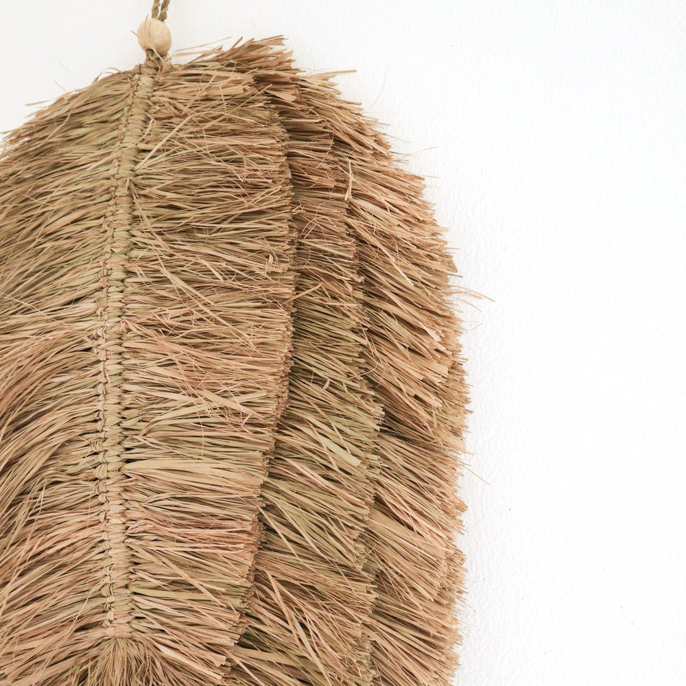 Beige handwoven raffia leaf-shaped wall decor