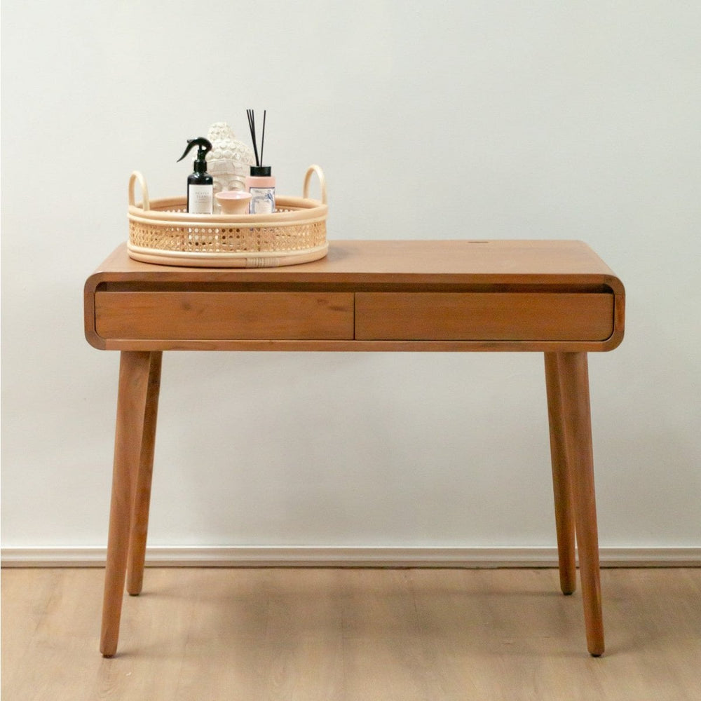 Beige round rattan serving tray