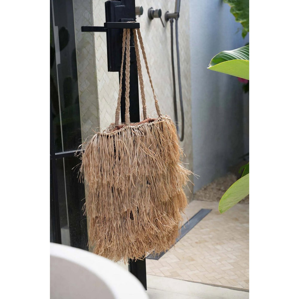 Natural raffia woven tote bag