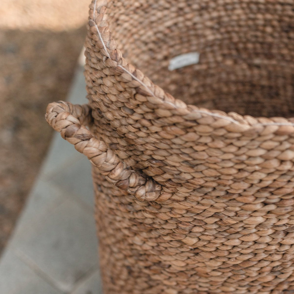 Brown woven water hyacinth storage basket with lid