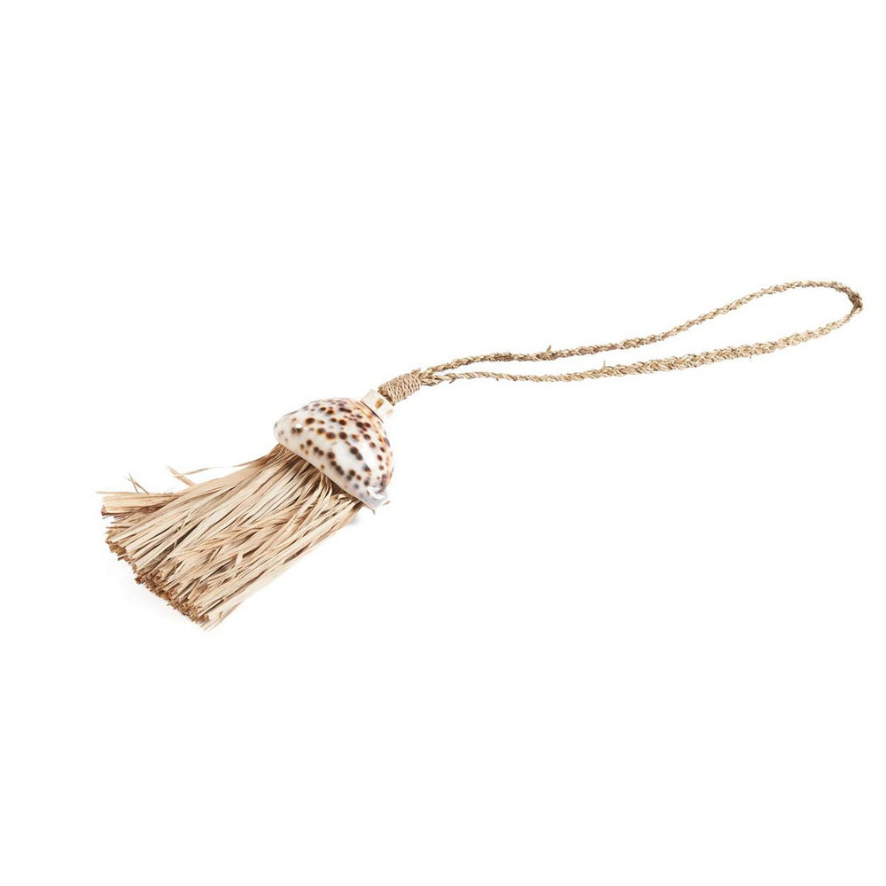 Natural raffia tassel with shell accent
